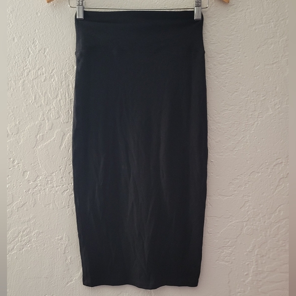 Aritzia The Group By Babaton Skirt Size Small - Picture 2 of 7